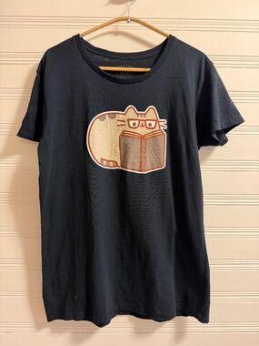 Pusheen The Cat Reading Book Black Graphic T-Shirt Women’s Large